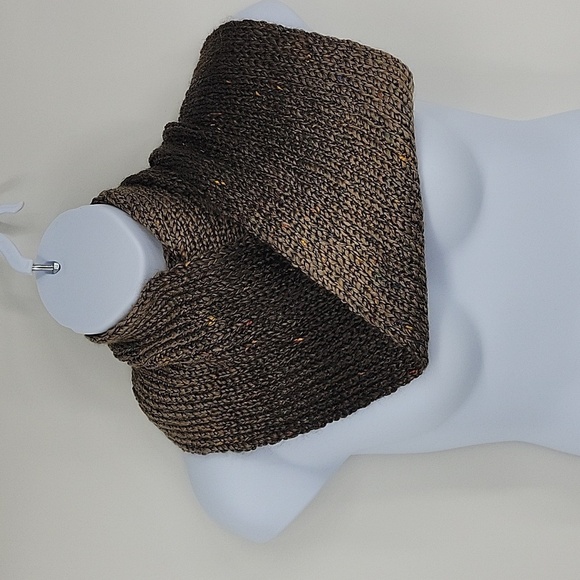 Steve Madden Knit Style Brown With Multi Color Thread Infinity Scarf - Picture 2 of 8